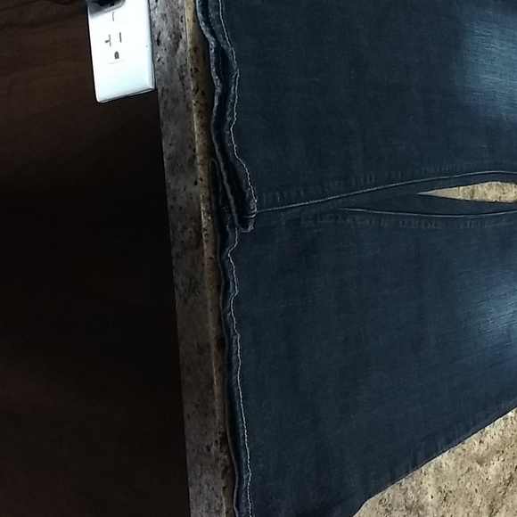 American Eagle Jeans - Picture 3 of 9